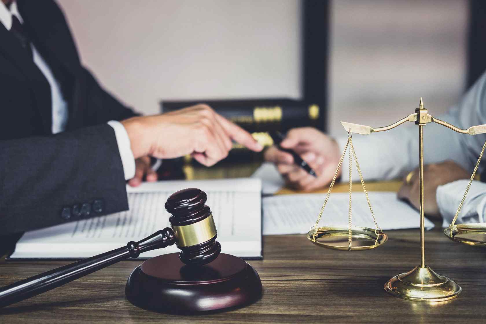 Квалифицированная юридическая команда Бишкек